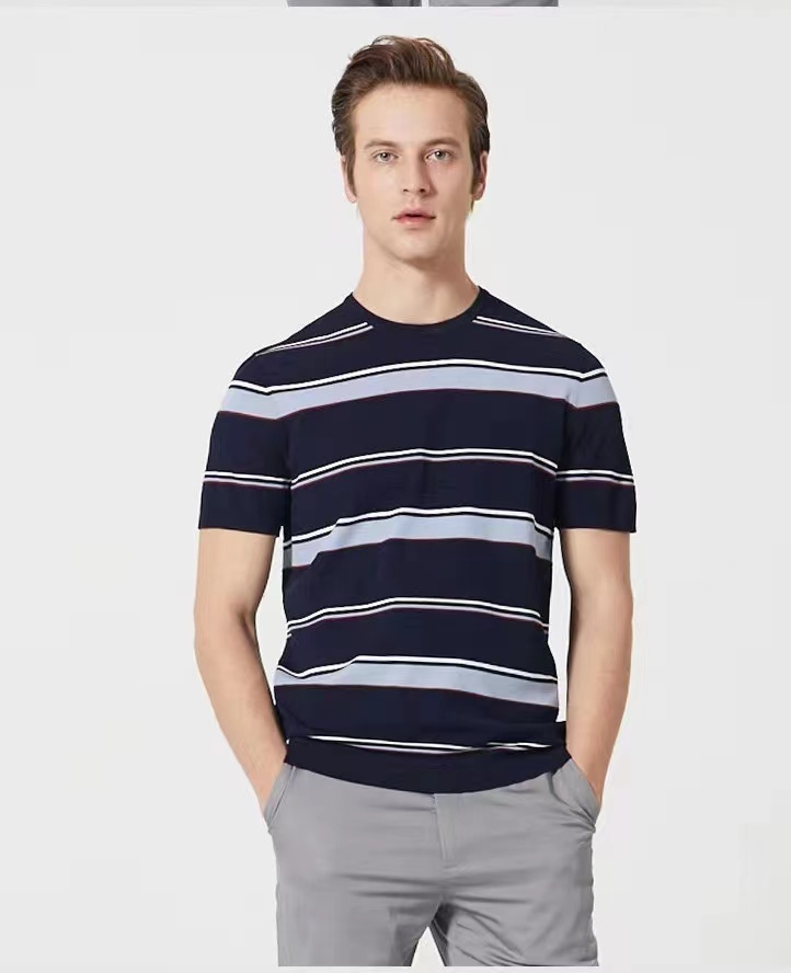 威可多vicutu圆领条纹t恤